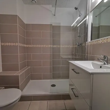 4 Pers Au Lavandou, Animaux Acceptes, Parking - Fr-1-803-63 Lägenhet