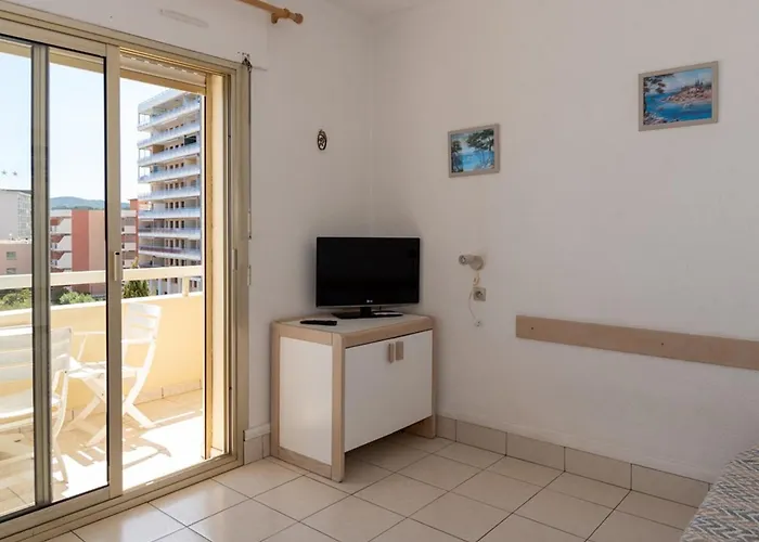 Lägenhet 4 Pers Au Lavandou, Animaux Acceptes, Parking - Fr-1-803-63